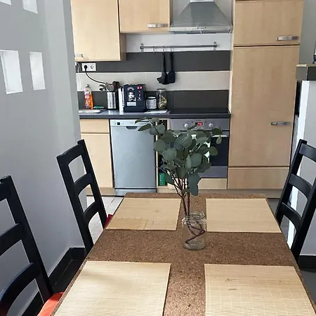 Apartment Awesome In The Budapest